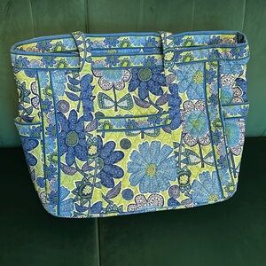 Vera Bradley travel bag